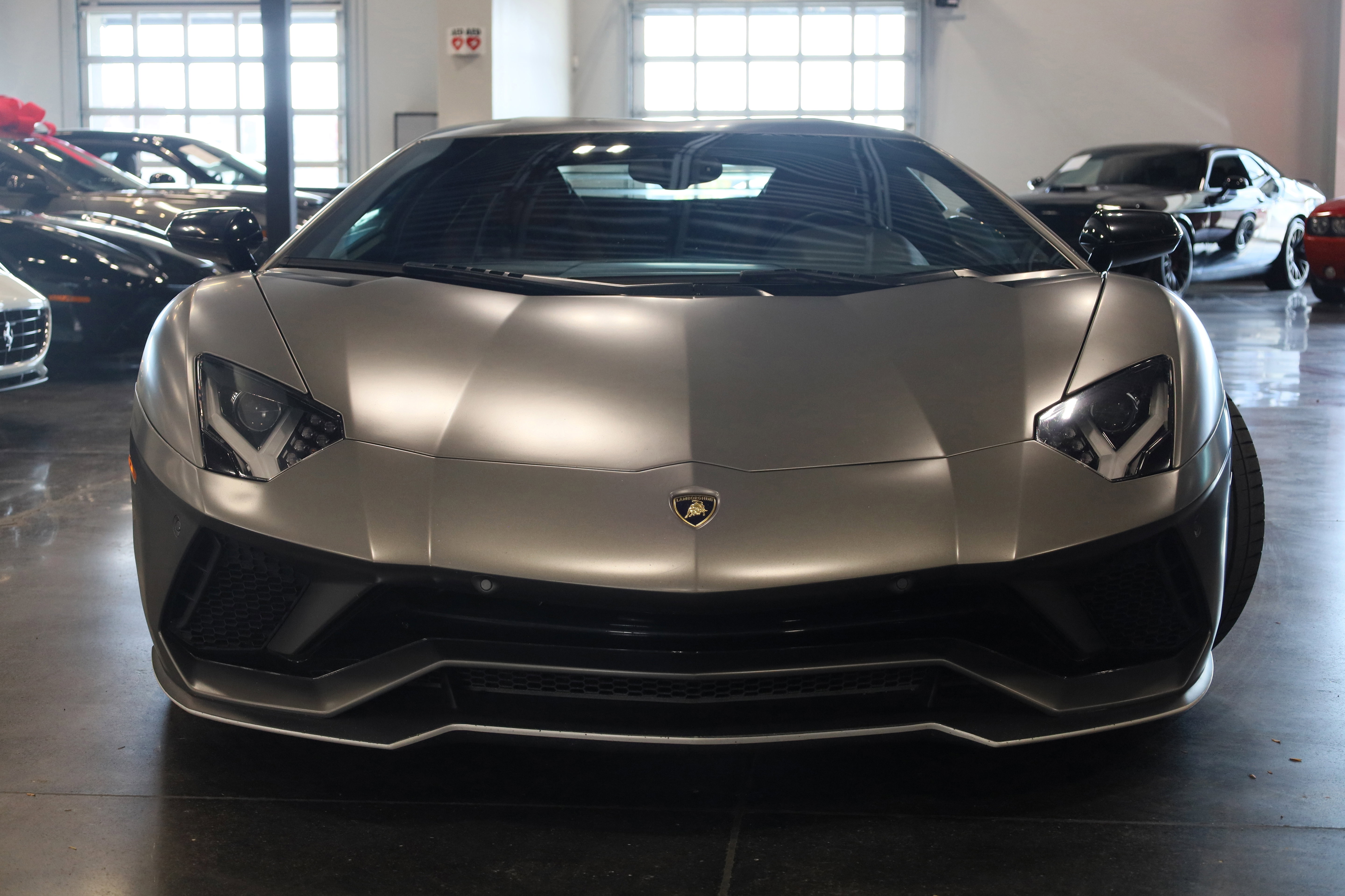 Used 2018 Lamborghini Aventador S image 2