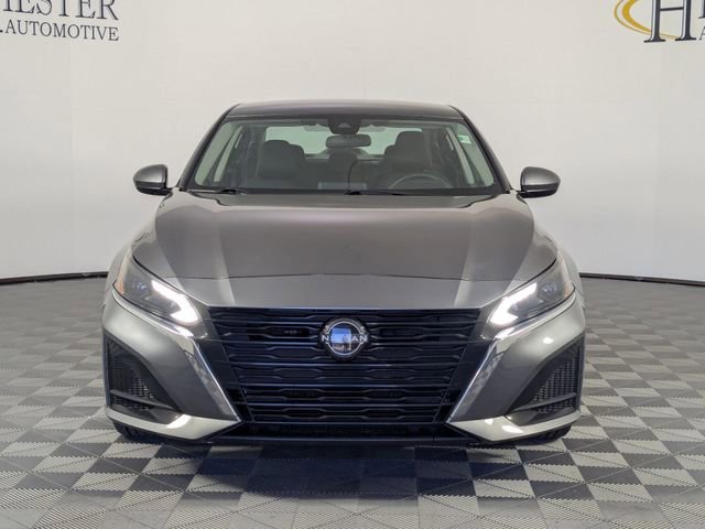 Used 2023 Nissan Altima 2.5 SV image 3