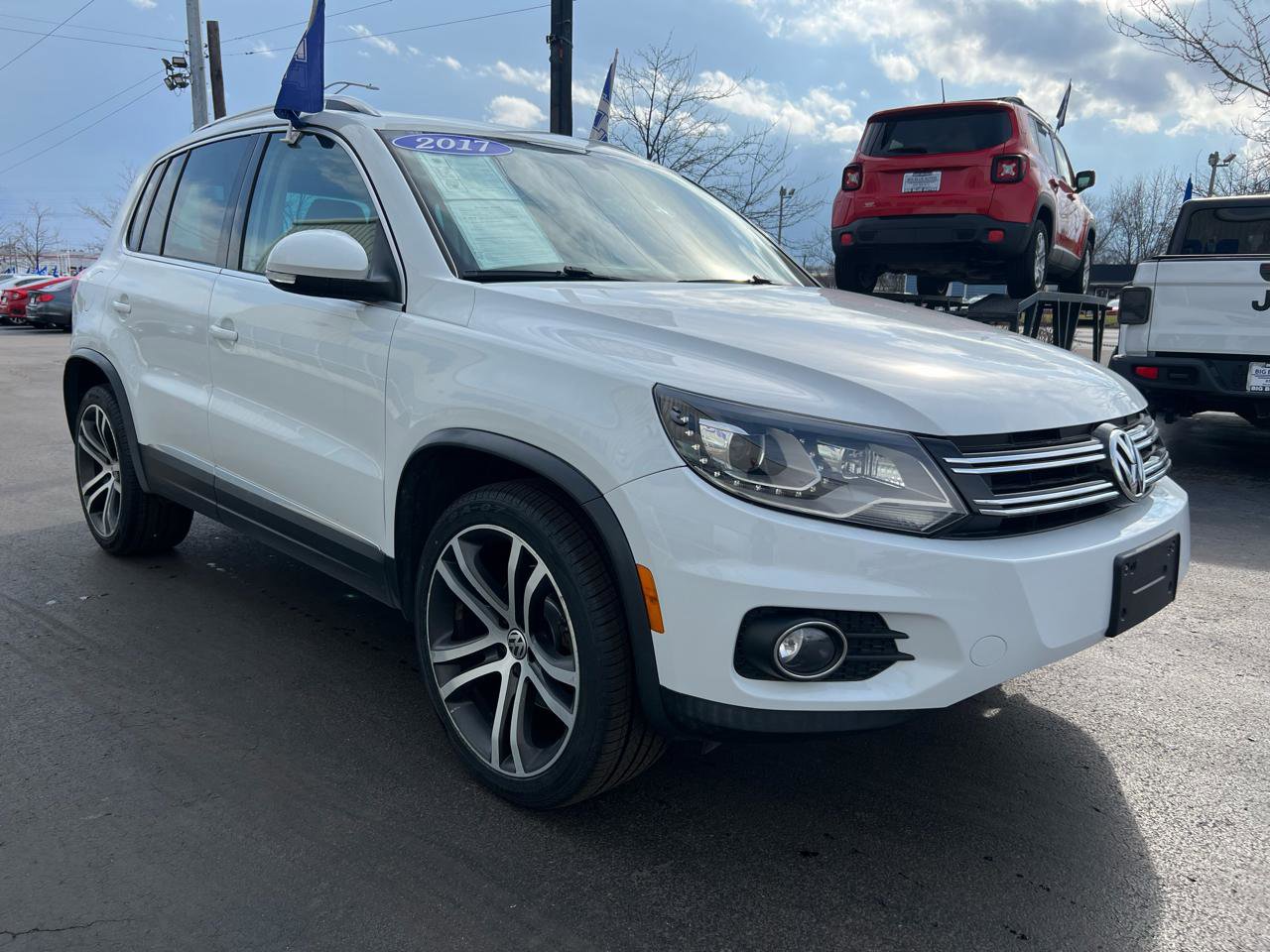 Used 2017 Volkswagen Tiguan SEL image 8