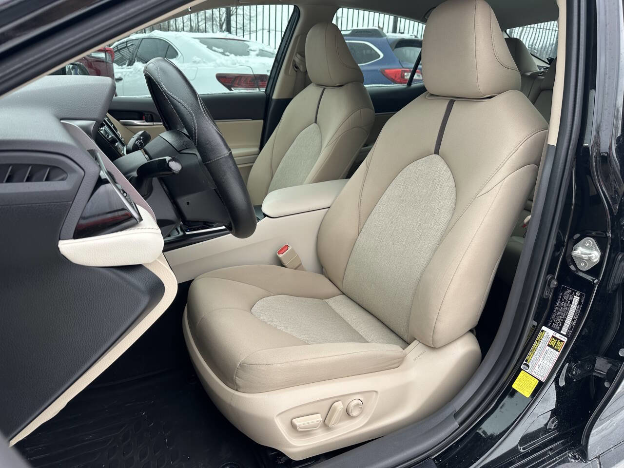 Used 2020 Toyota Camry LE image 31