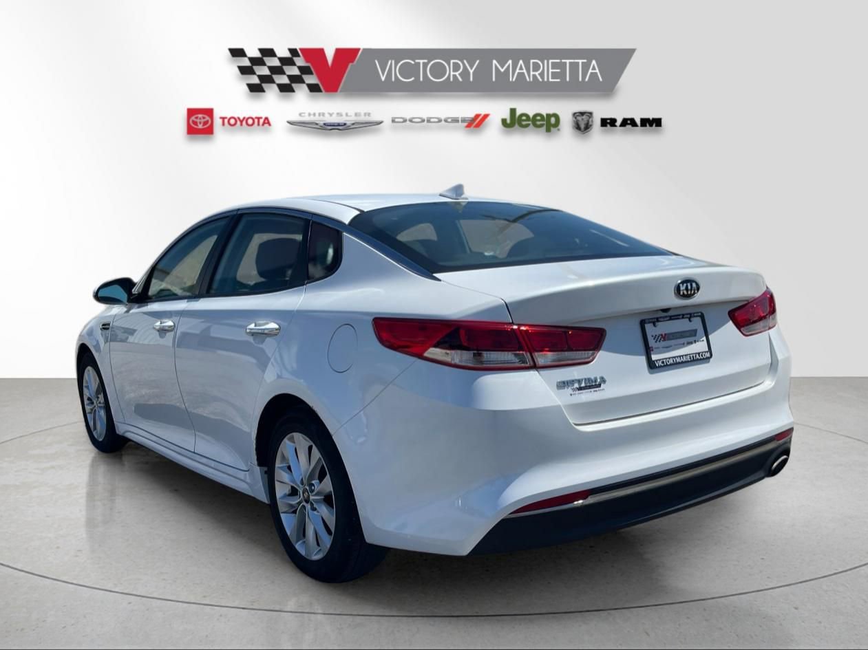 Used 2017 Kia Optima LX FWD image 3