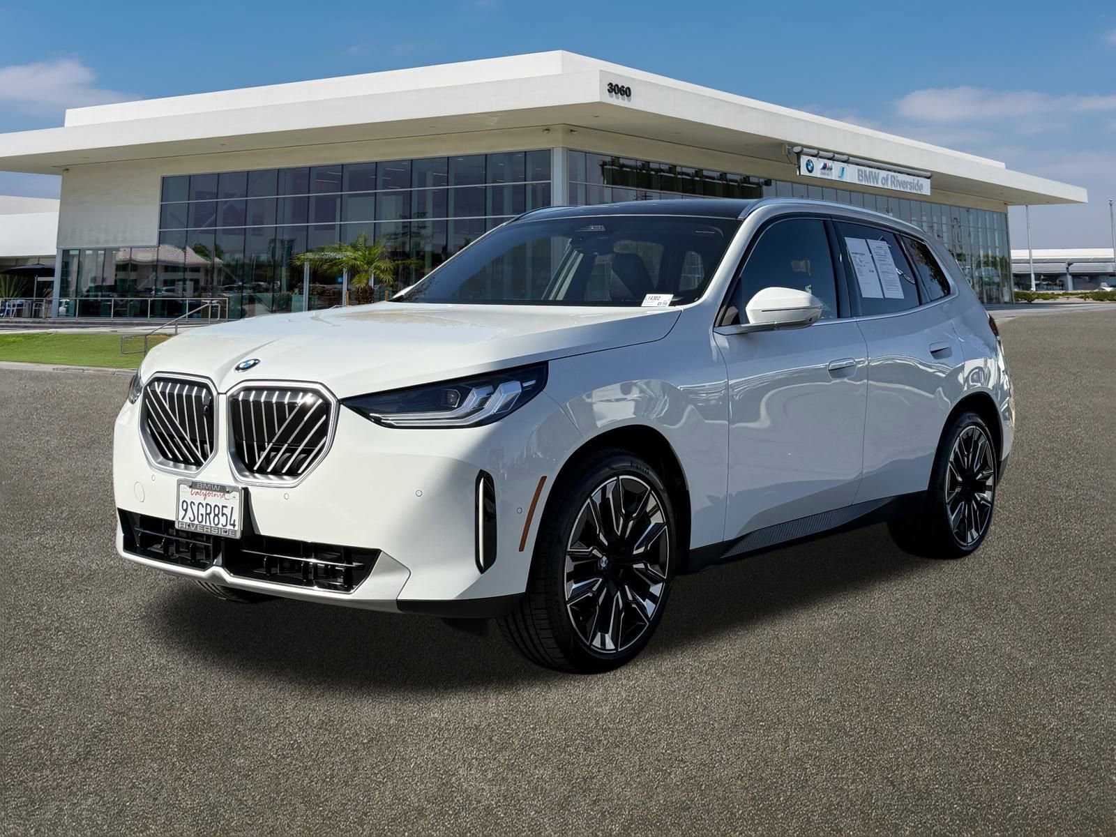 Used 2025 BMW X3 xDrive30i w/ Premium Package image 5