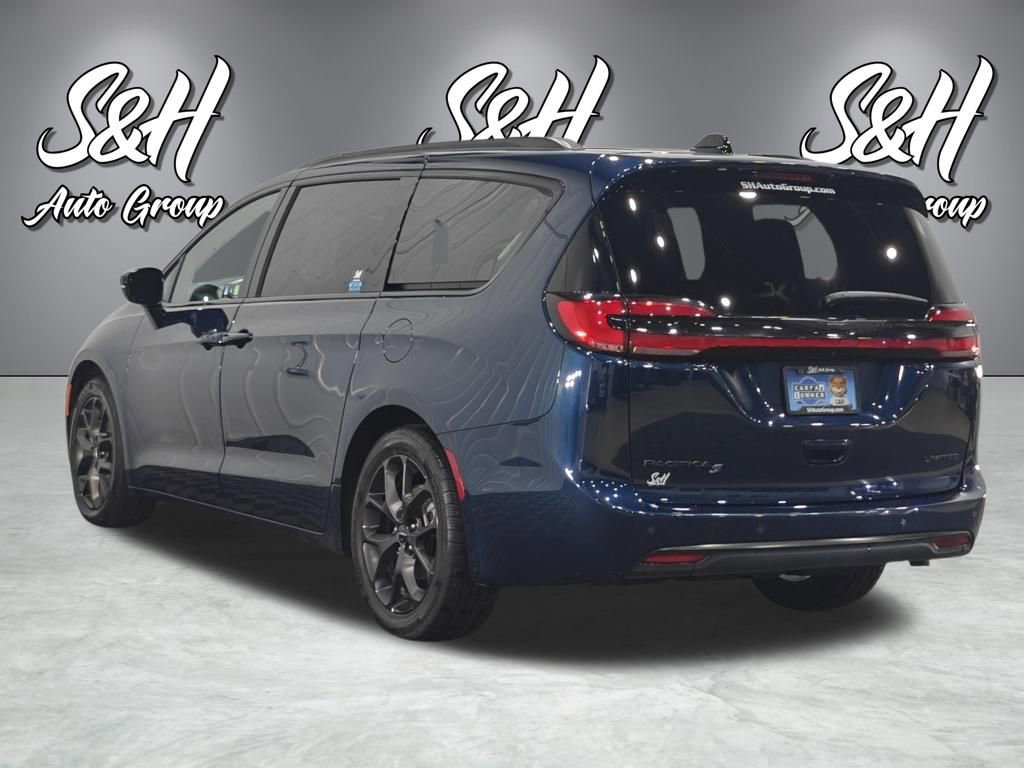 Used 2025 Chrysler Pacifica Limited image 20