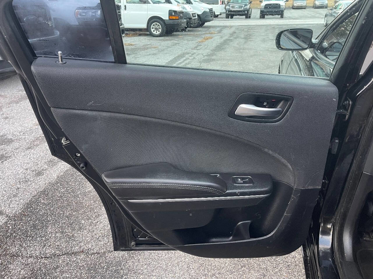 Used 2018 Dodge Charger SXT image 27