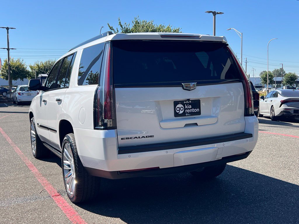 Used 2016 Cadillac Escalade Platinum AWD/4WD image 7