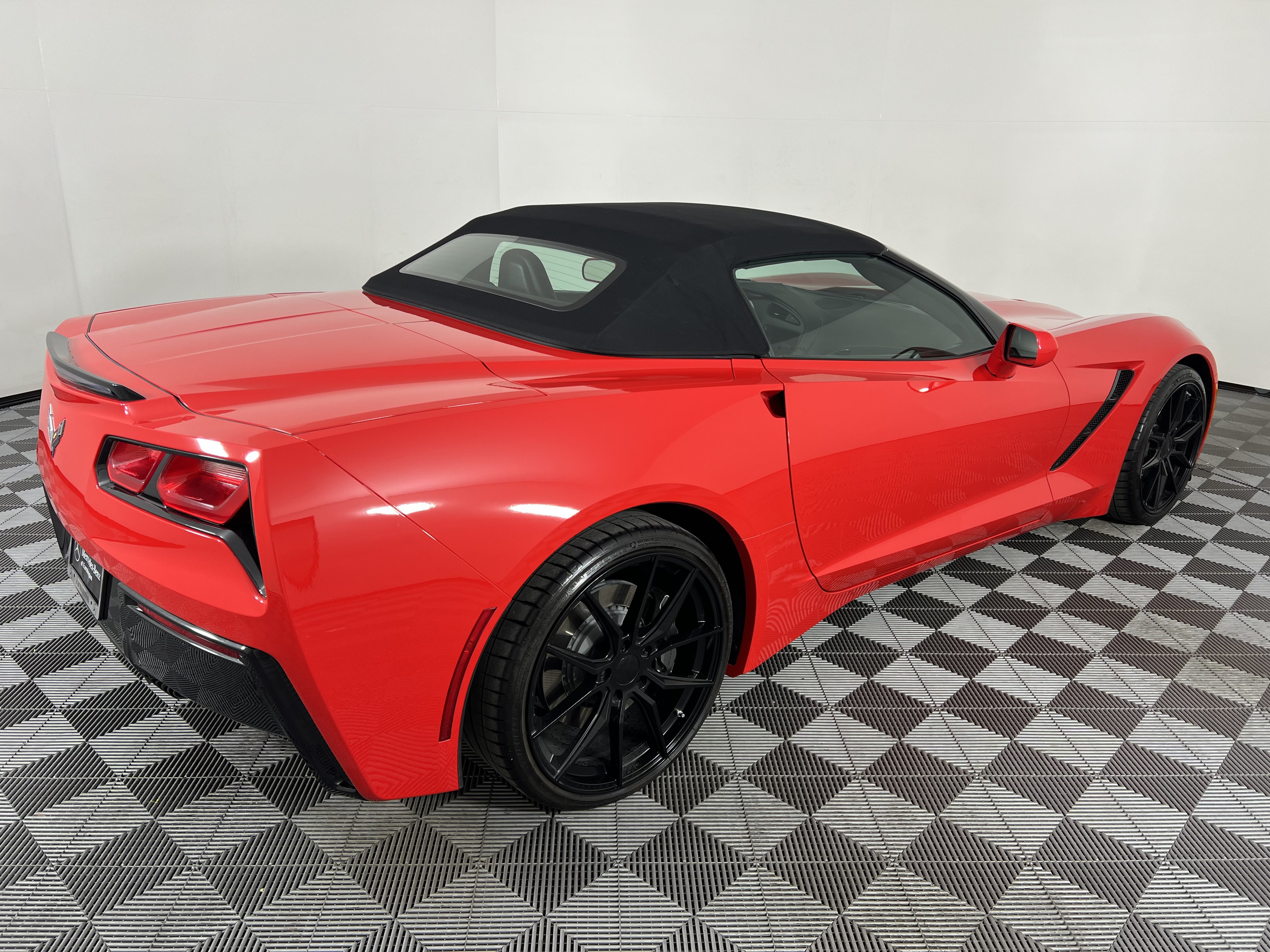 Used 2017 Chevrolet Corvette Stingray Convertible w/ 3LT Preferred Equipment Group RWD image 19