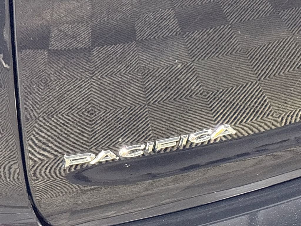 New 2026 Chrysler Pacifica Limited w/ Uconnect Theater Family Group image 24