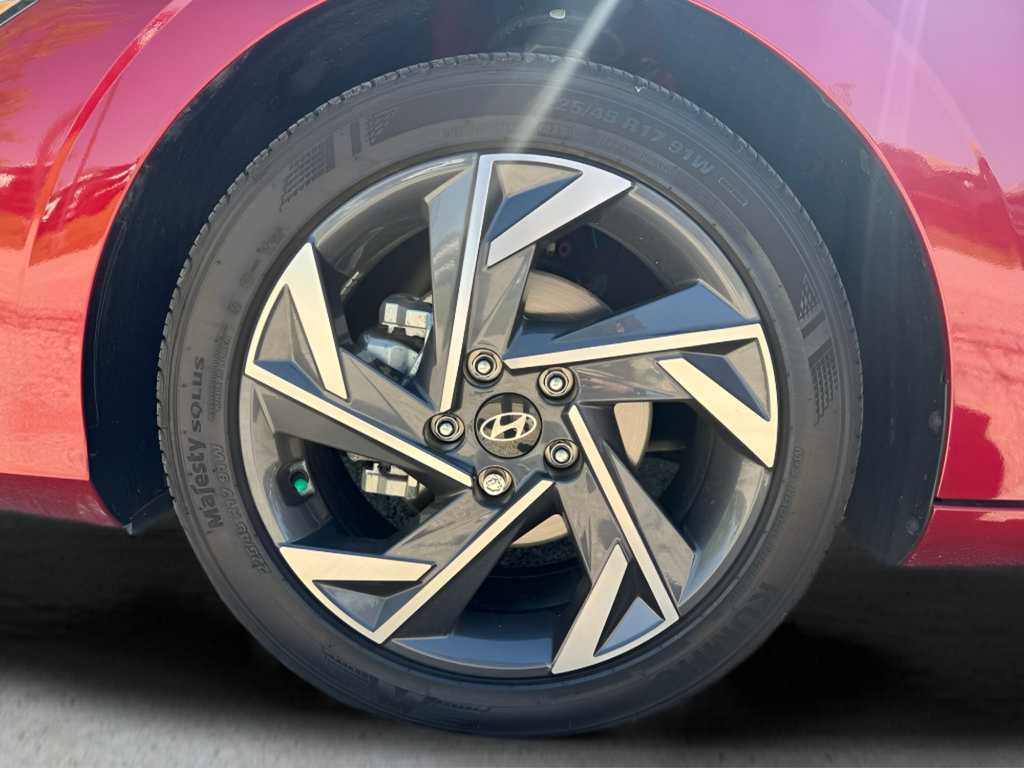 Certified 2025 Hyundai Elantra Sport FWD image 13