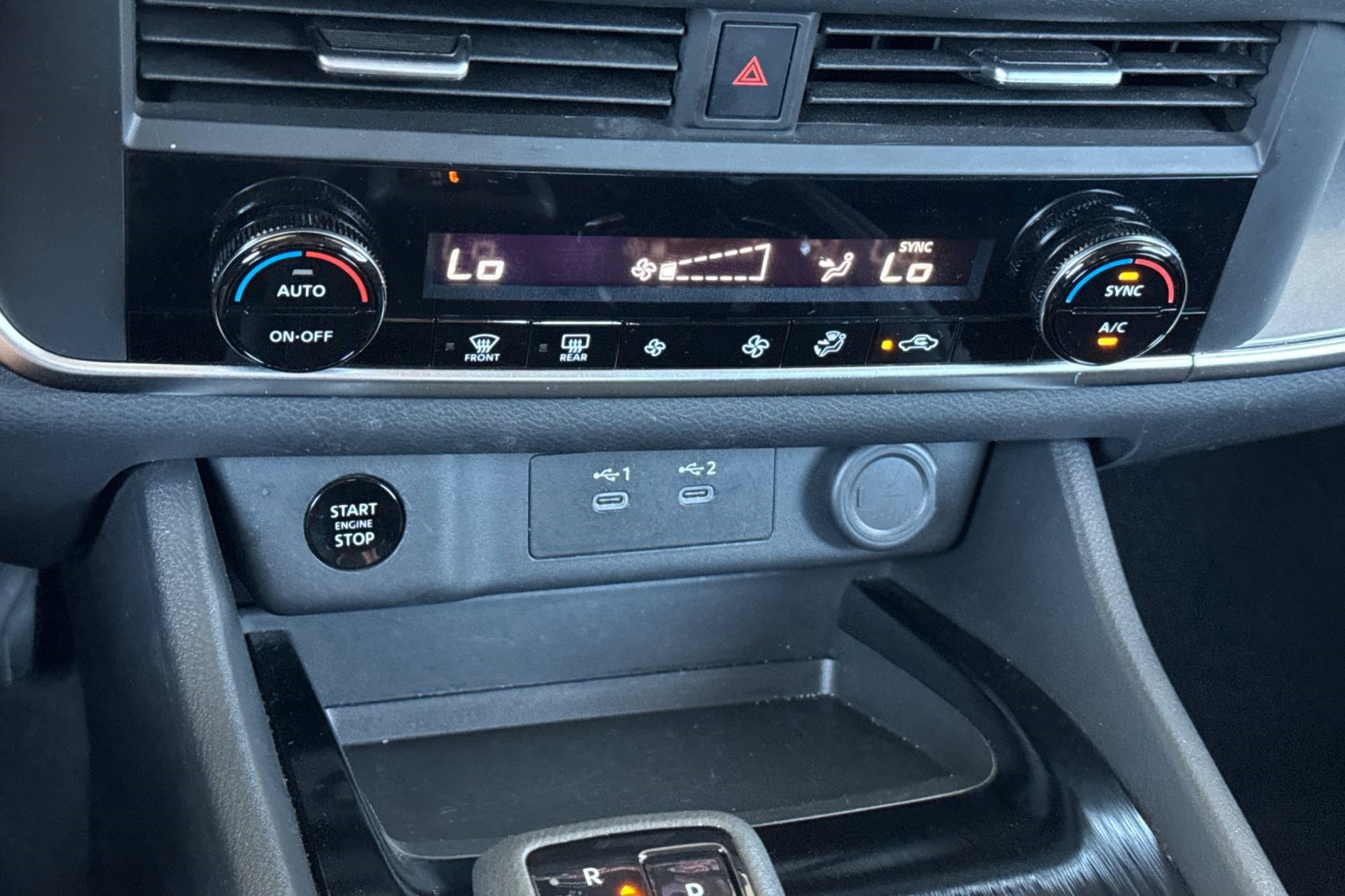 Used 2025 Nissan Rogue SV AWD/4WD image 19