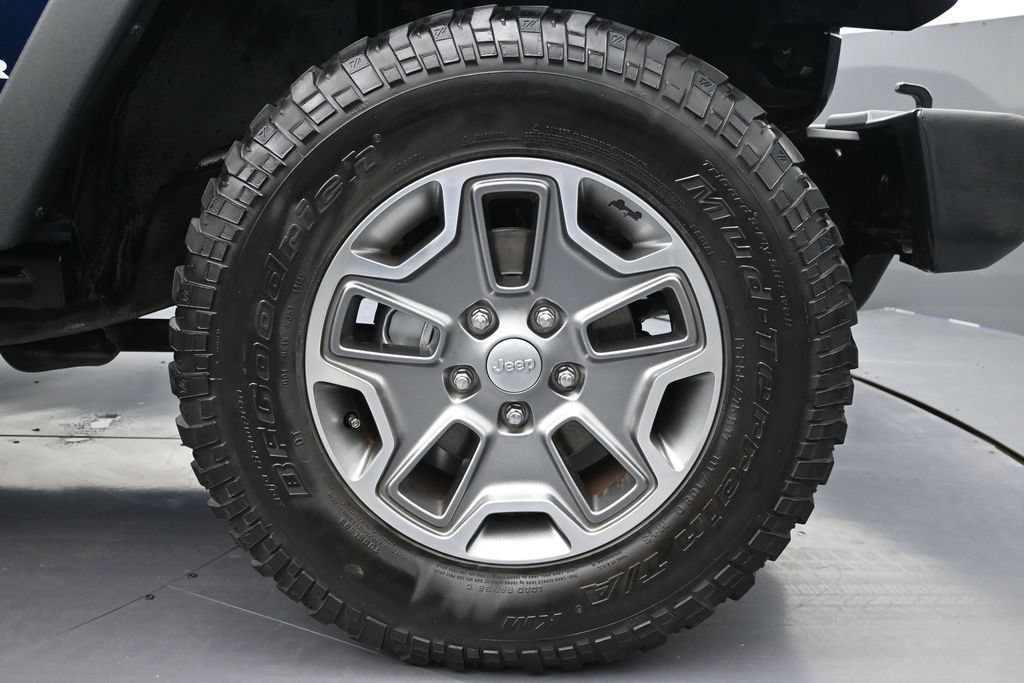 Used 2013 Jeep Wrangler Rubicon w/ PWR Convenience Group AWD/4WD image 9