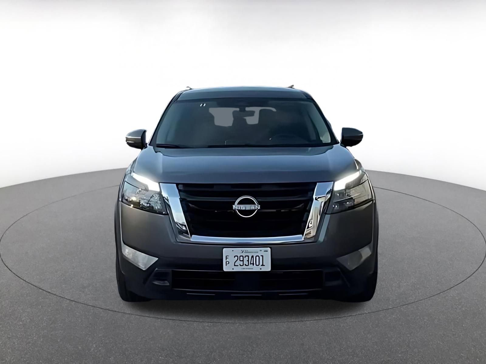 Used 2025 Nissan Pathfinder SV image 11