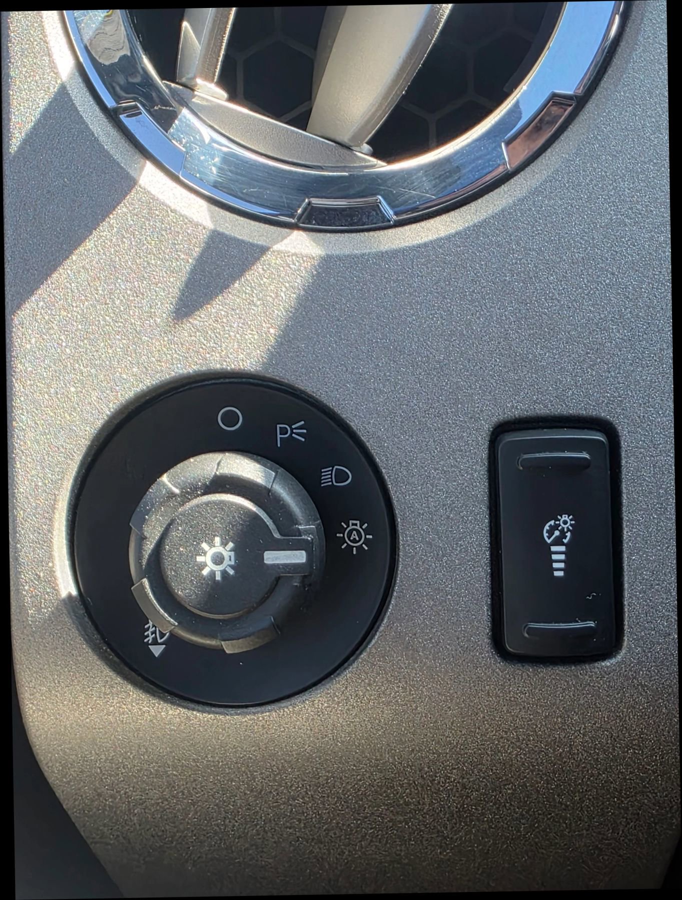 Used 2011 Ford F450 Lariat w/ Lariat Ultimate Pkg image 25