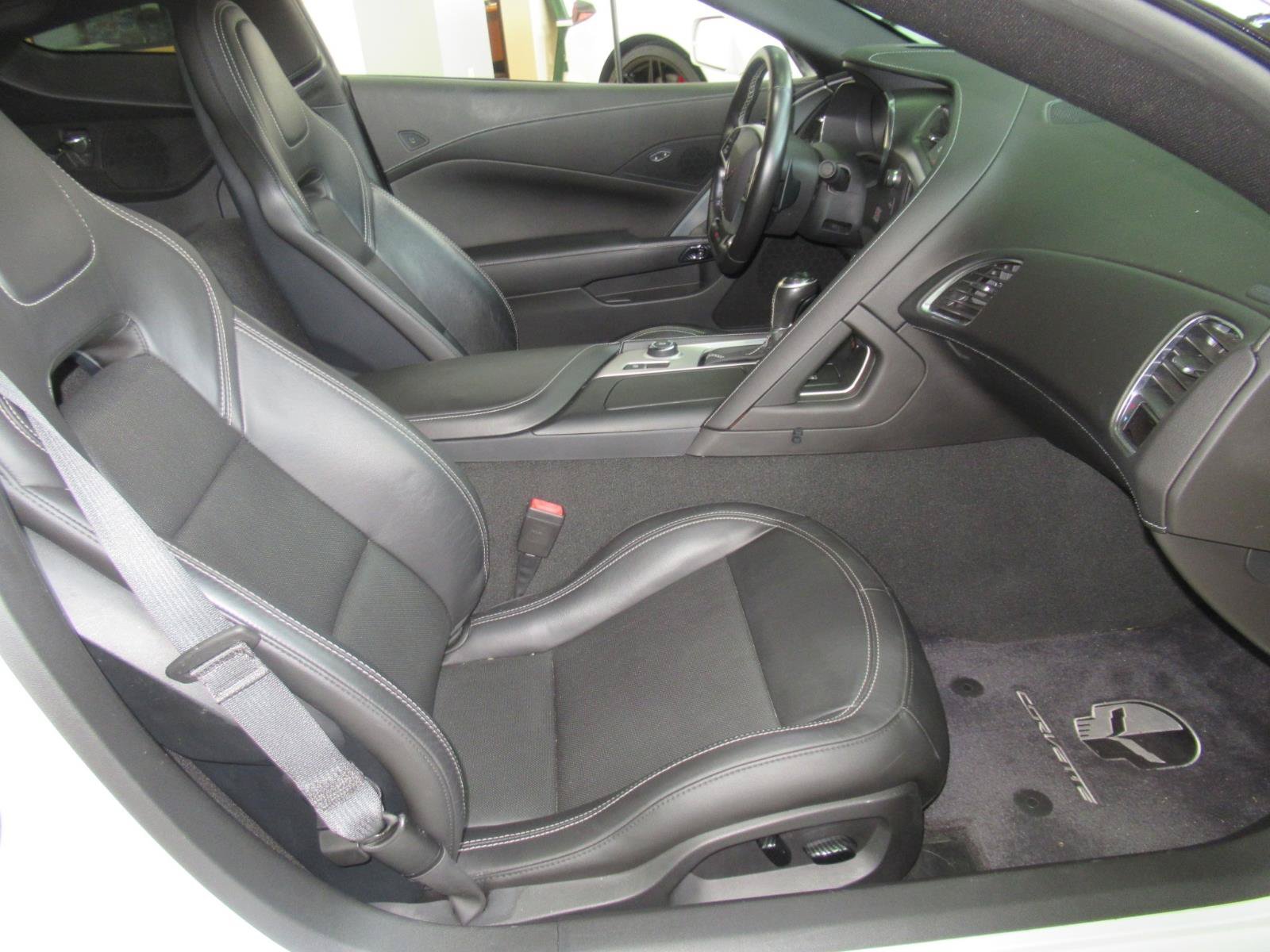 Used 2019 Chevrolet Corvette Z06 RWD image 10