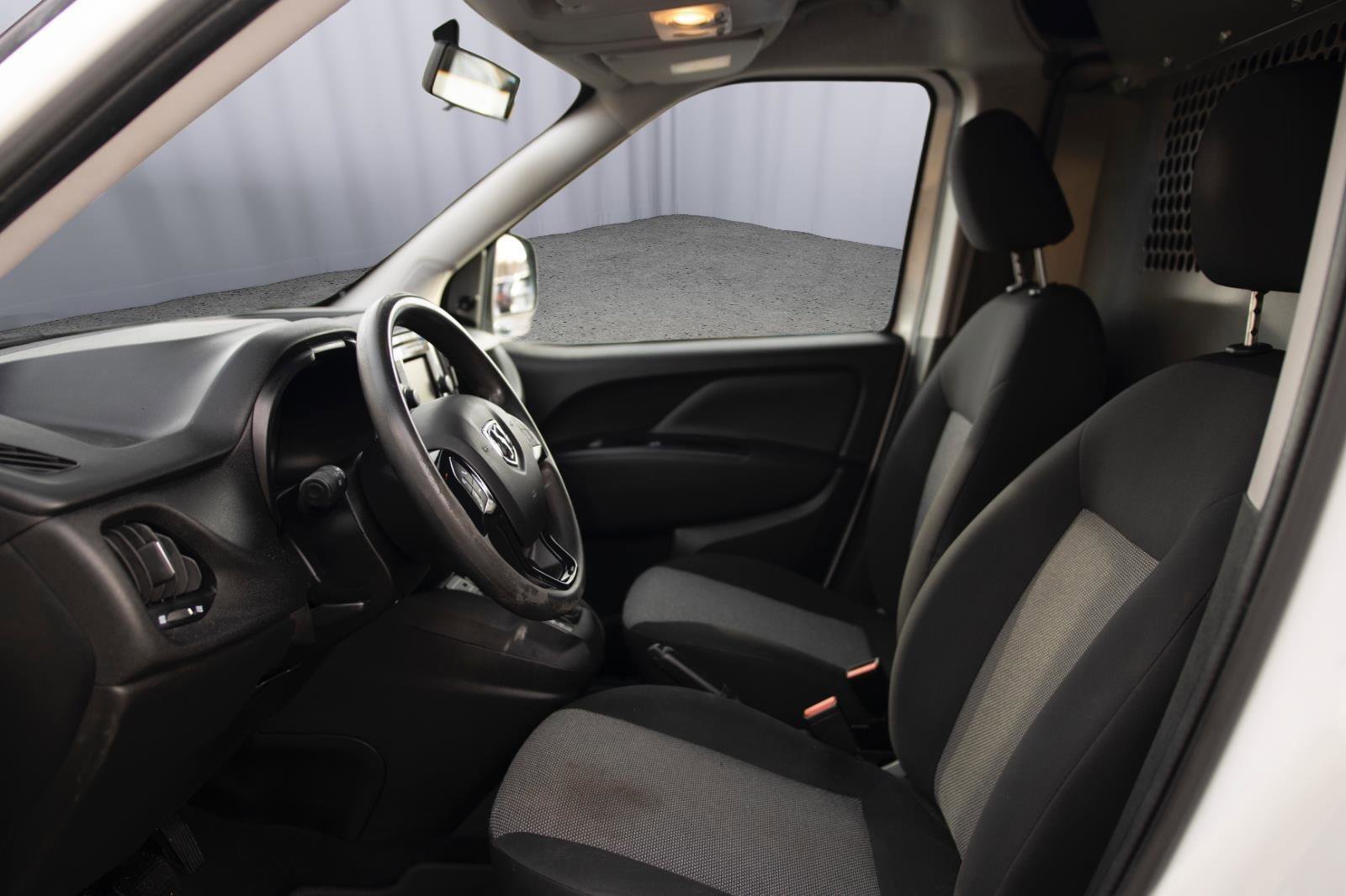 Used 2020 RAM ProMaster City Tradesman image 2