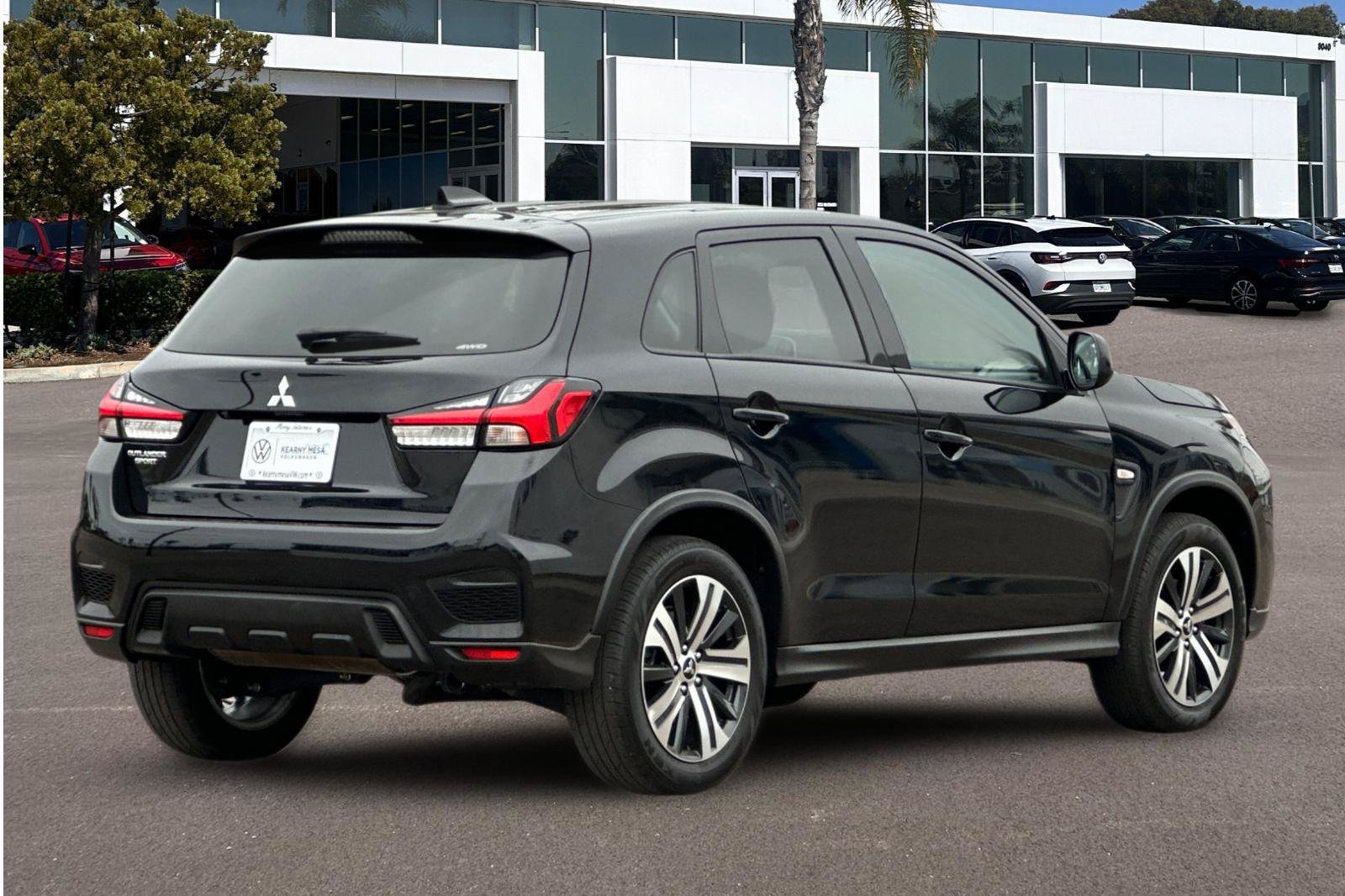 Used 2025 Mitsubishi Outlander Sport AWD image 3