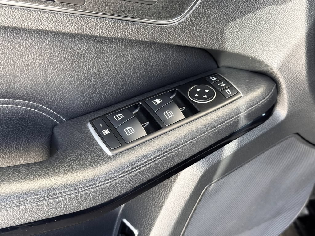 Used 2015 Mercedes-Benz E 250 BlueTEC Sedan image 22