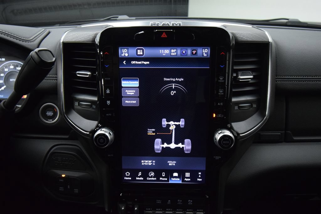 New 2026 RAM 2500 Laramie AWD/4WD image 24