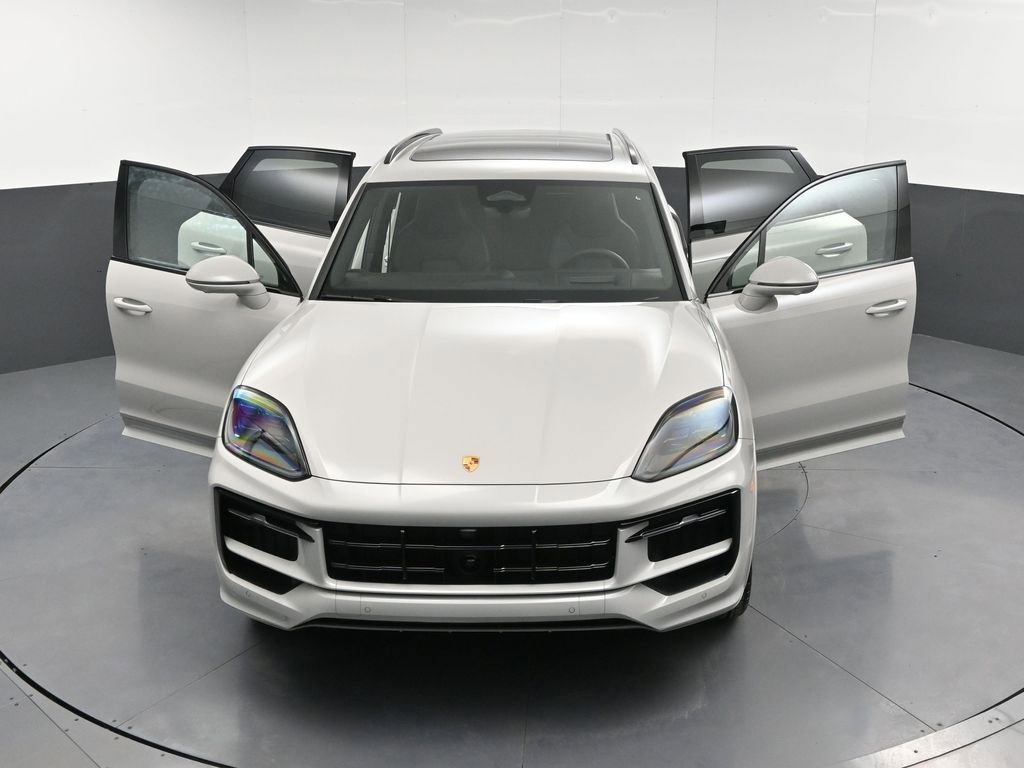 New 2026 Porsche Cayenne GTS image 35