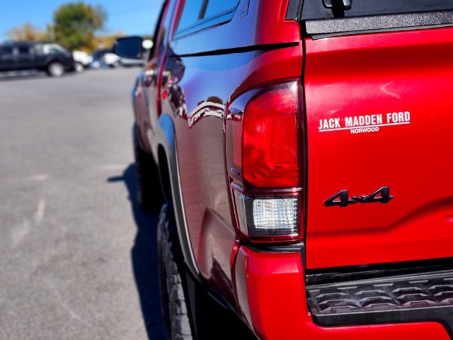 Used 2021 Toyota Tacoma SR w/ SX Package AWD/4WD image 9