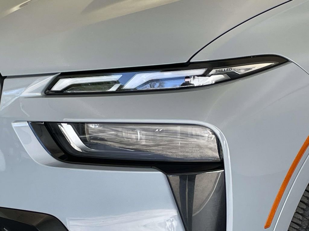 Used 2023 BMW X7 xDrive40i w/ Executive Package image 15