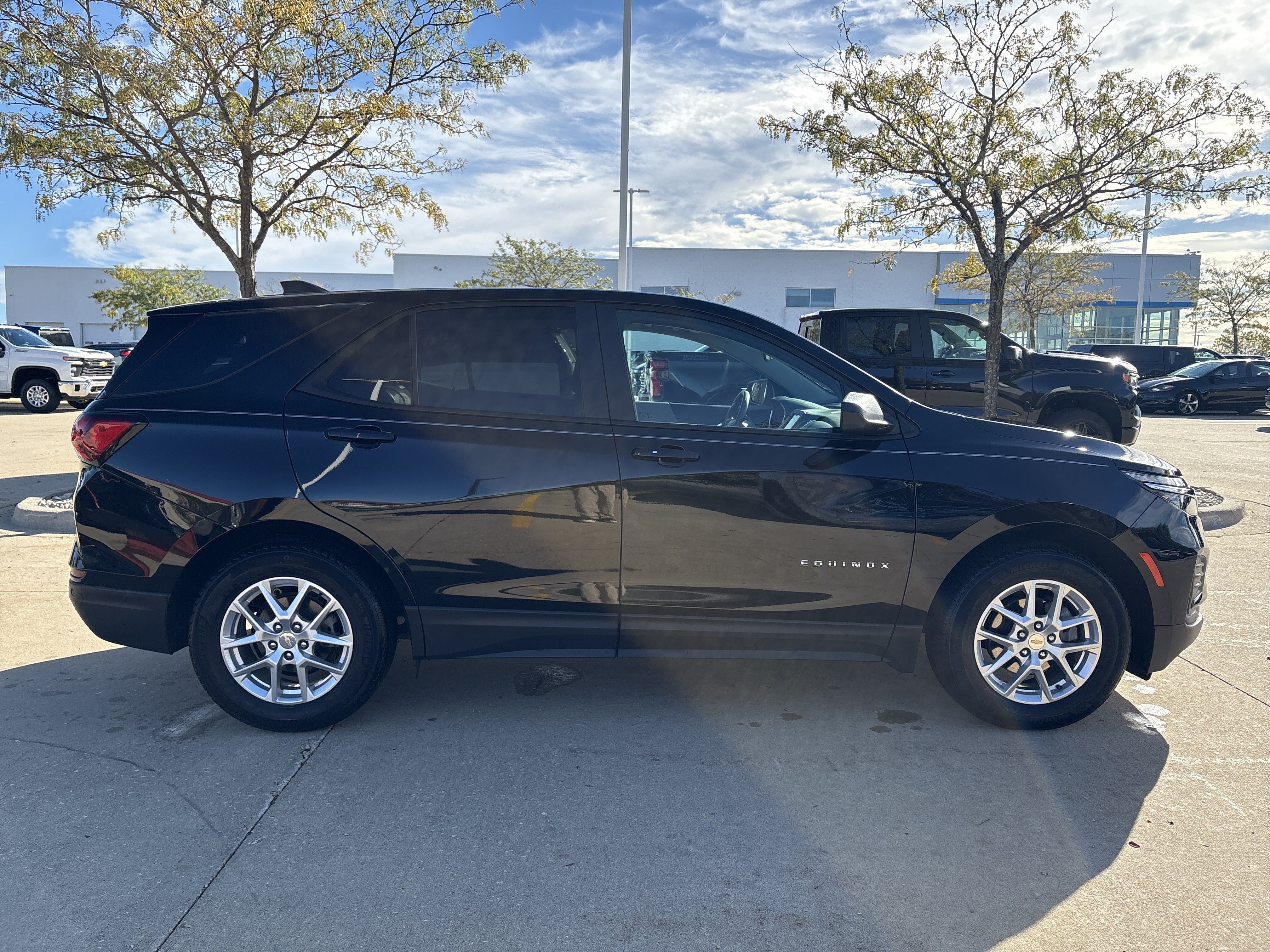 Used 2024 Chevrolet Equinox LS w/ LS Convenience Package FWD image 8