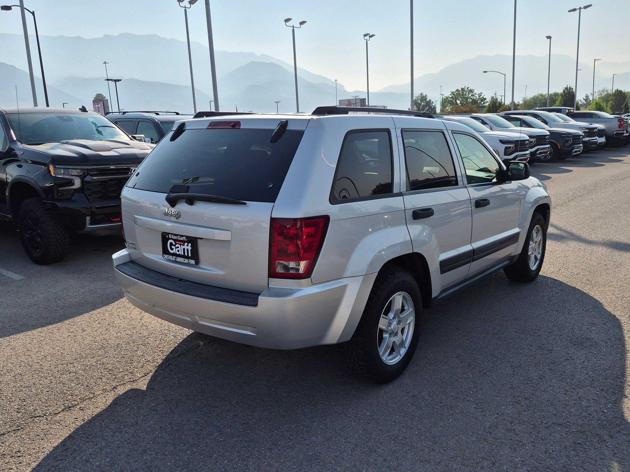 Used 2006 Jeep Grand Cherokee Laredo AWD/4WD image 3