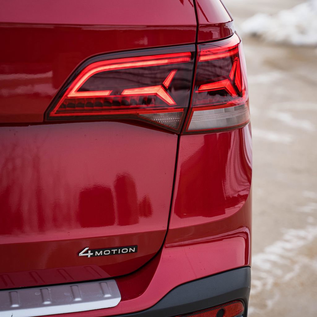 Certified 2023 Volkswagen Taos SEL image 6