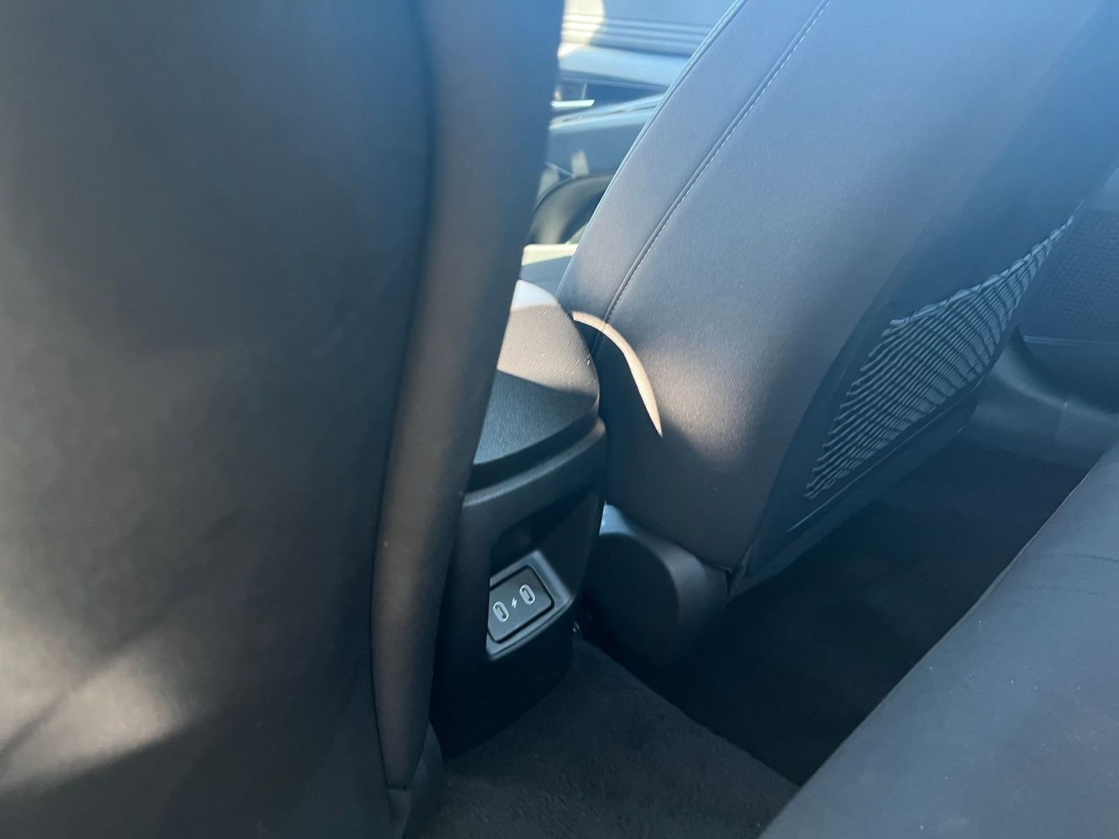 Used 2025 Hyundai Elantra SEL image 24