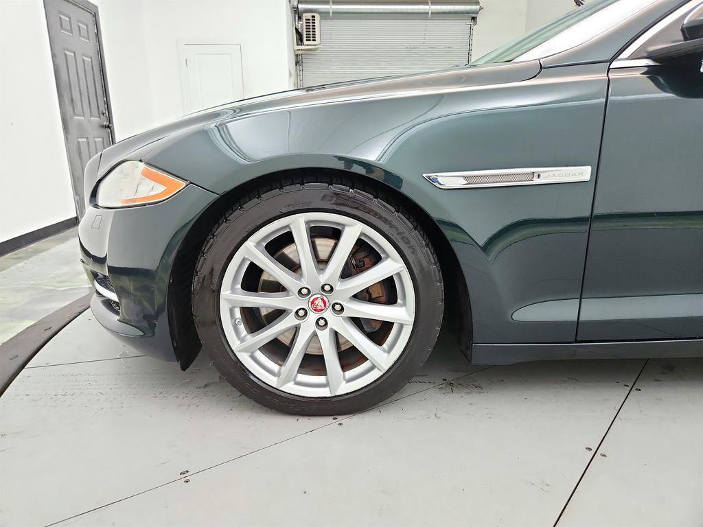 Used 2015 Jaguar XJ AWD image 33