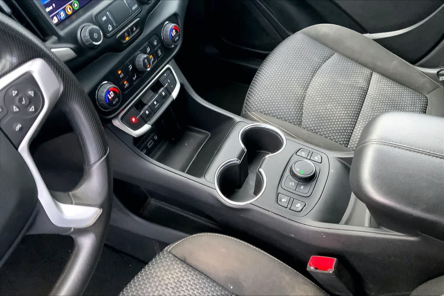 Used 2023 GMC Terrain SLE w/ Driver Convenience Package FWD image 16