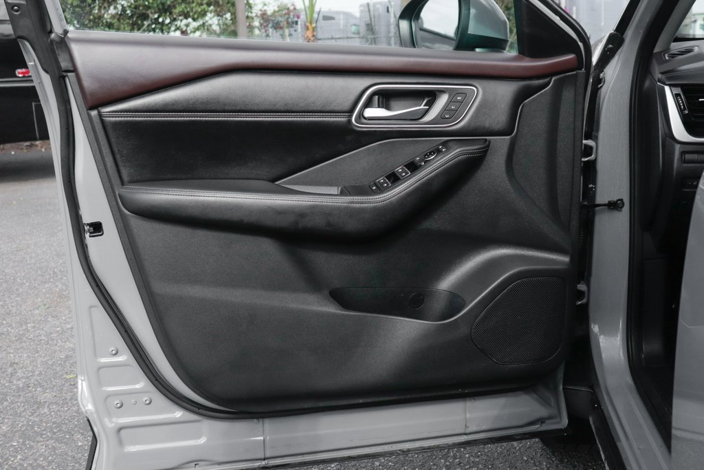 Used 2021 Nissan Rogue SL image 16