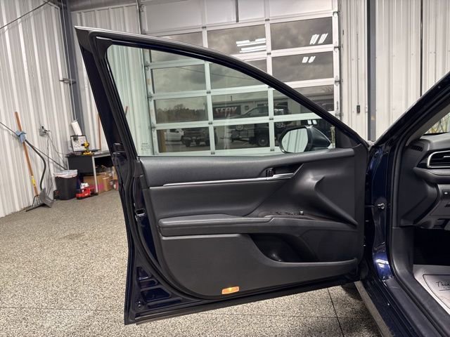 Used 2021 Toyota Camry XLE FWD image 7