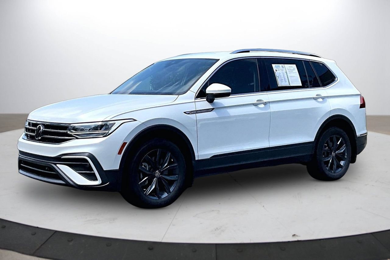 Used 2023 Volkswagen Tiguan SE AWD/4WD image 4