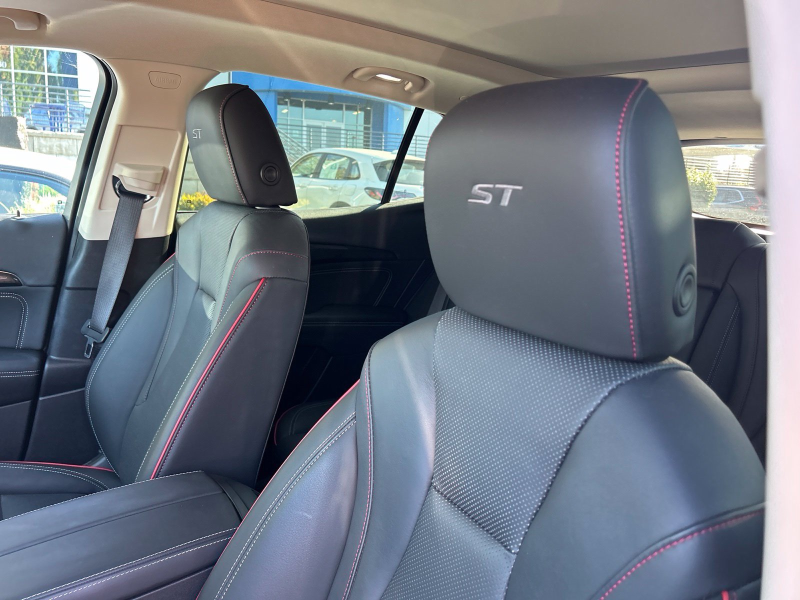 Used 2022 Buick Envision Essence w/ Sport Touring Package FWD image 11