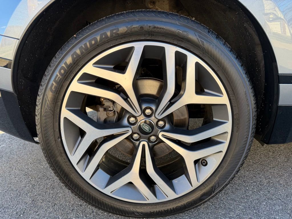 Used 2019 Land Rover Range Rover Velar R-Dynamic SE image 8