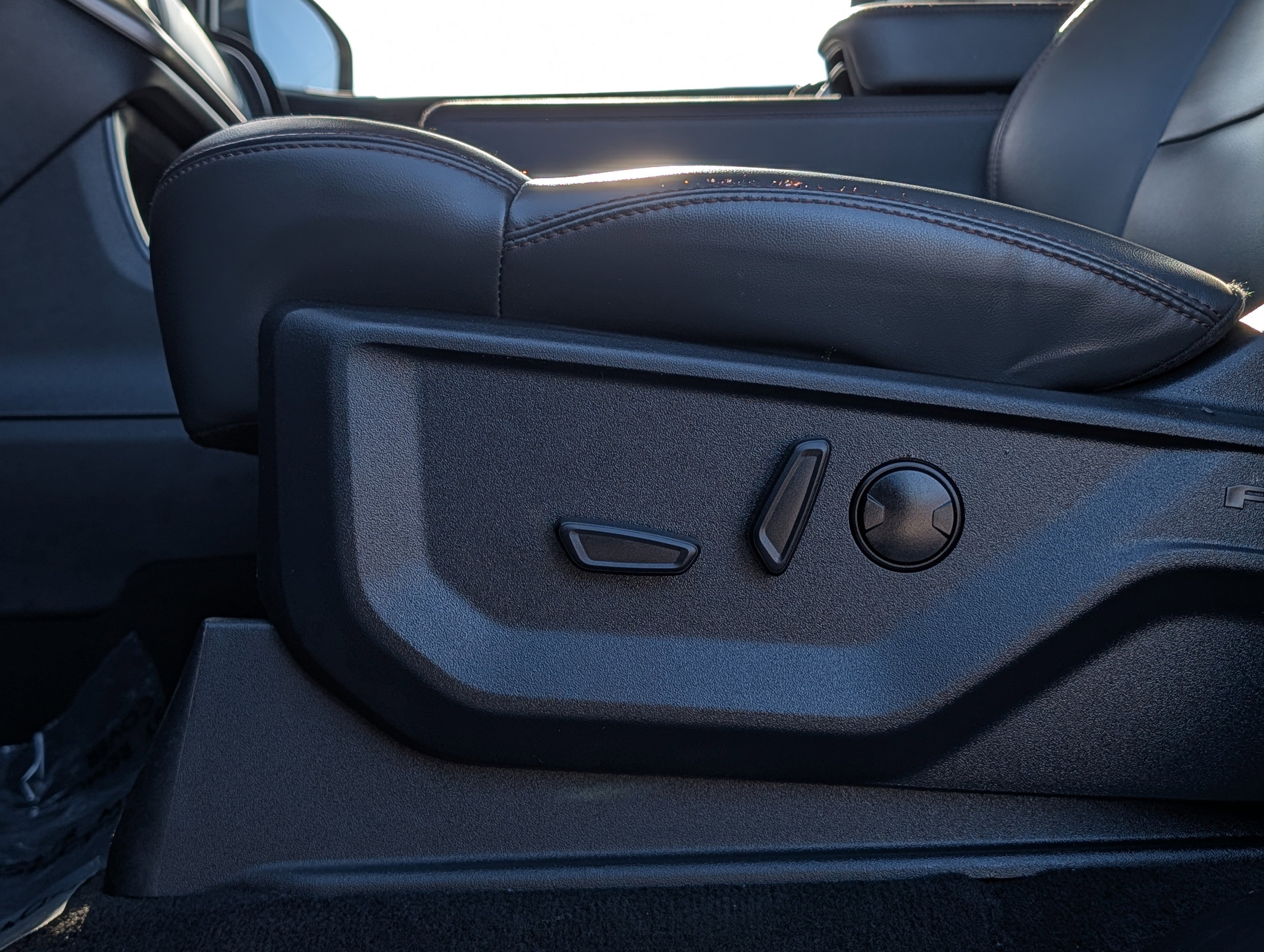 Certified 2025 Ford Expedition Active AWD/4WD image 26