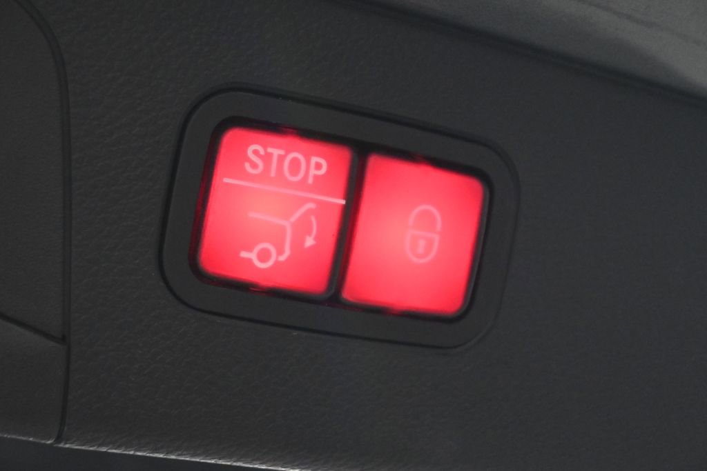 Used 2019 Mercedes-Benz GLC 300 4MATIC image 39