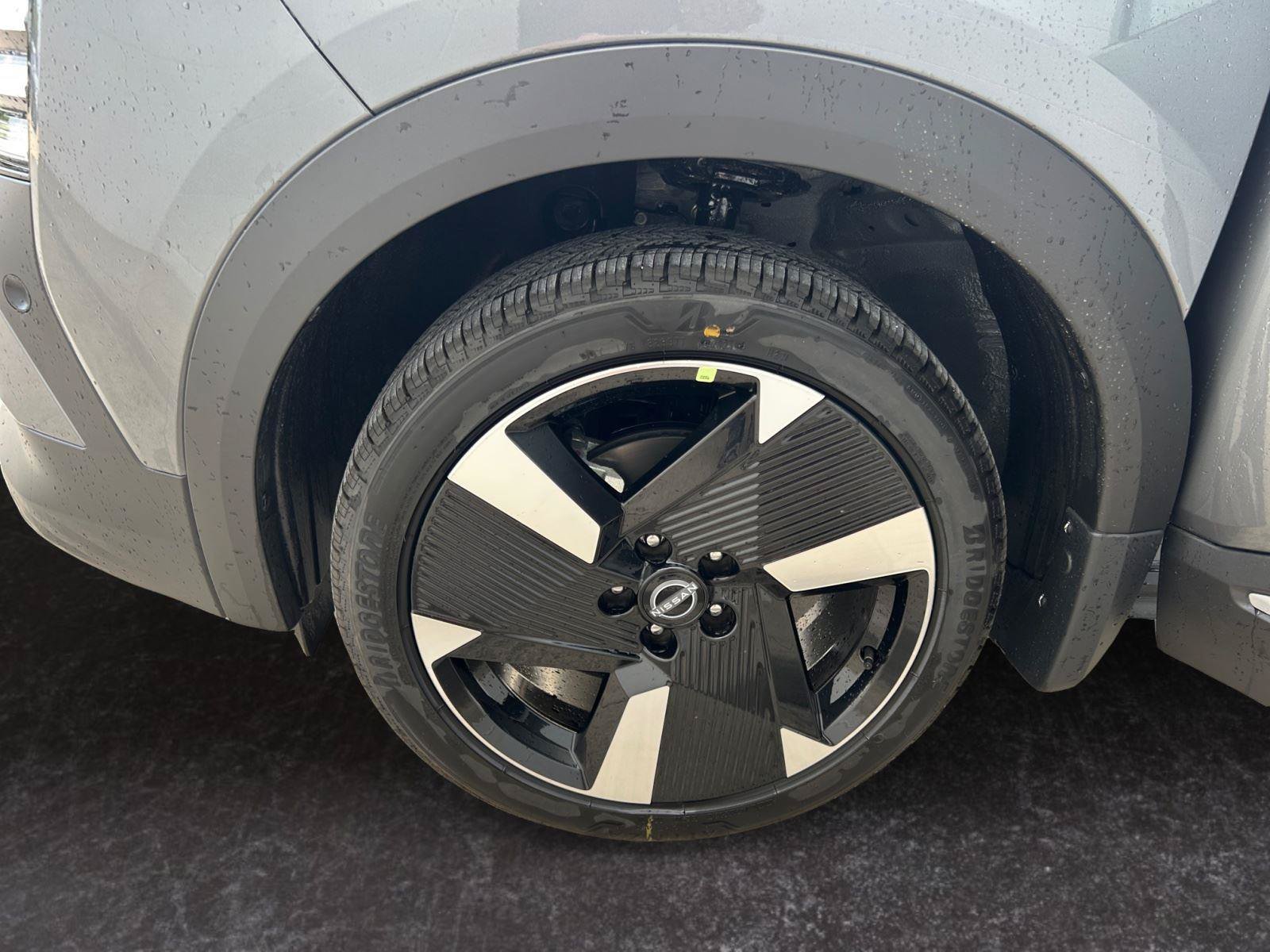 New 2025 Nissan Kicks SR w/ SR Premium Package AWD/4WD image 15