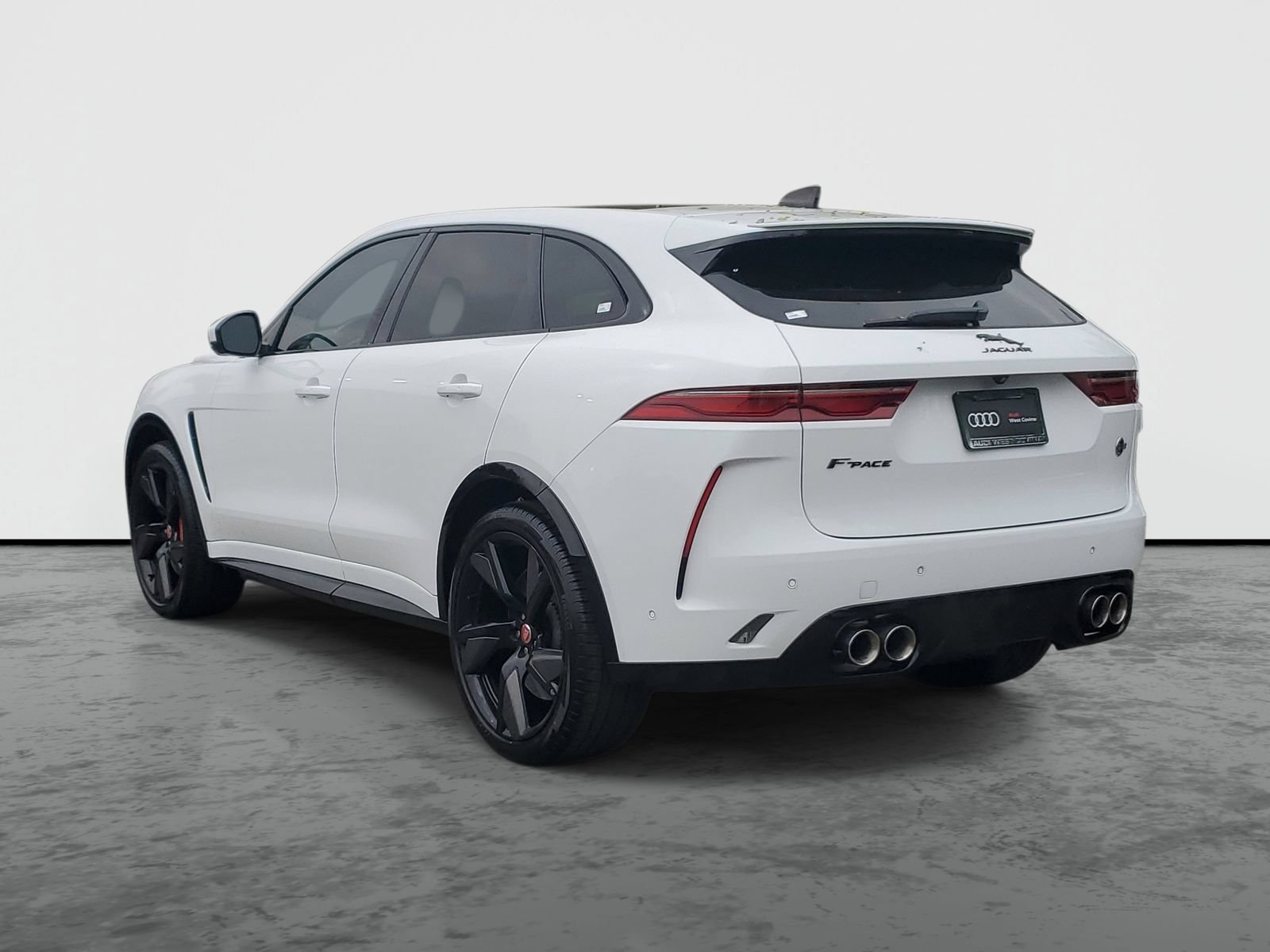 Used 2023 Jaguar F-PACE SVR AWD/4WD image 3