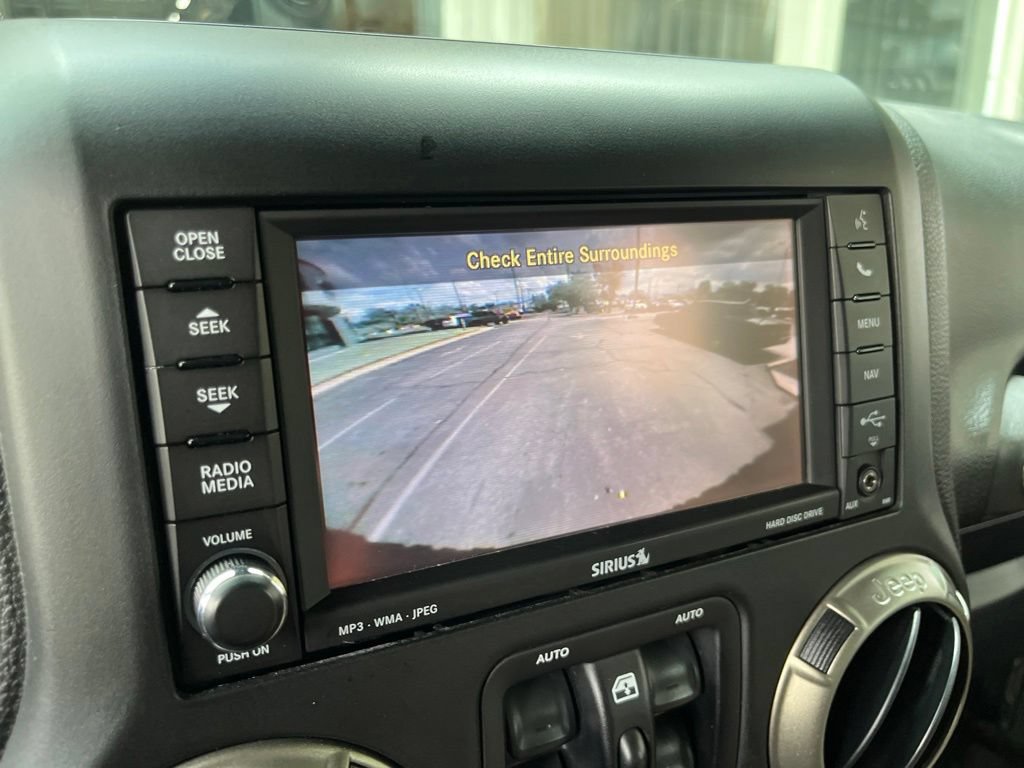 Used 2014 Jeep Wrangler Unlimited Rubicon w/ Connectivity Group AWD/4WD image 34