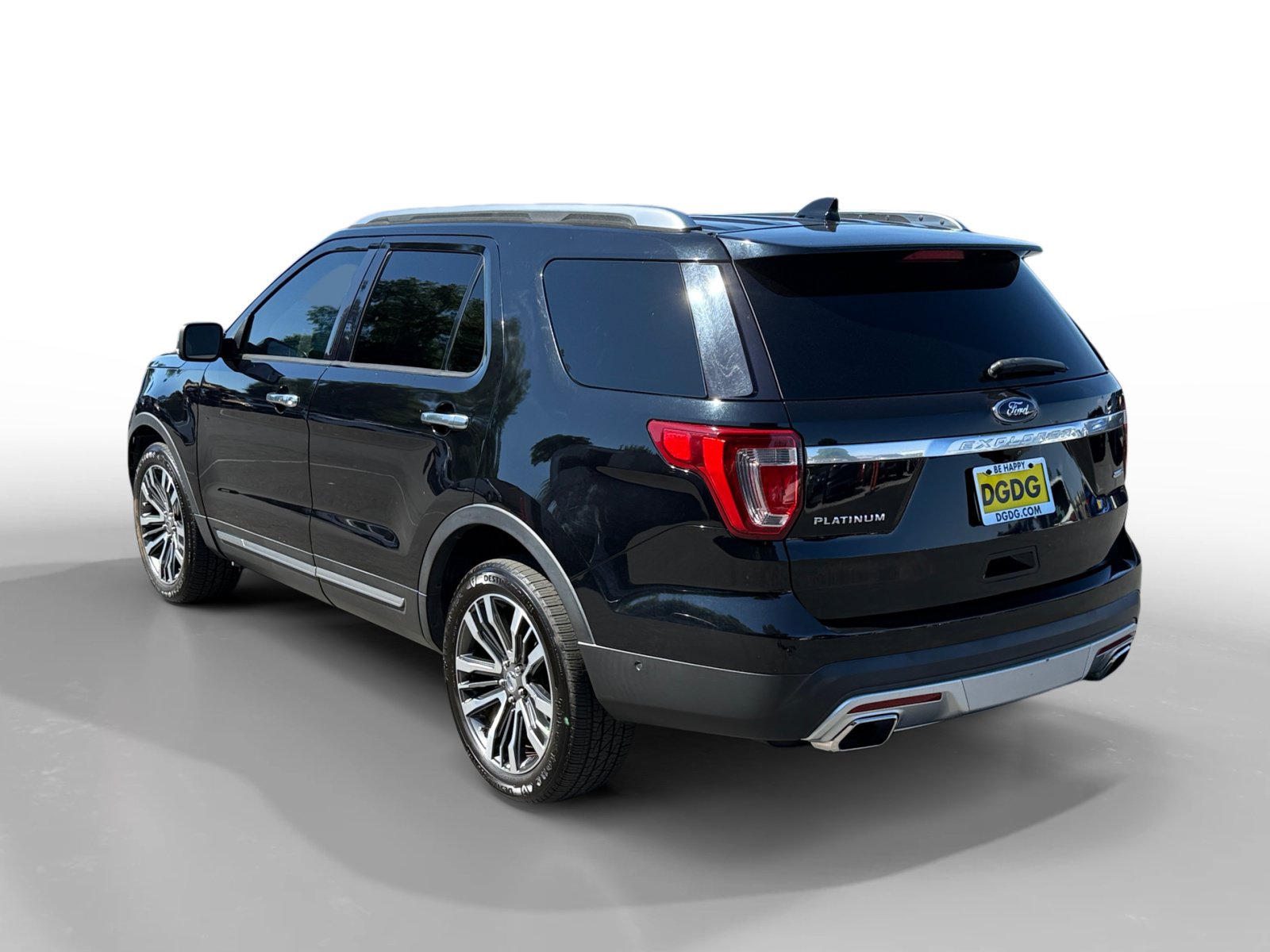 Used 2016 Ford Explorer Platinum AWD/4WD image 3