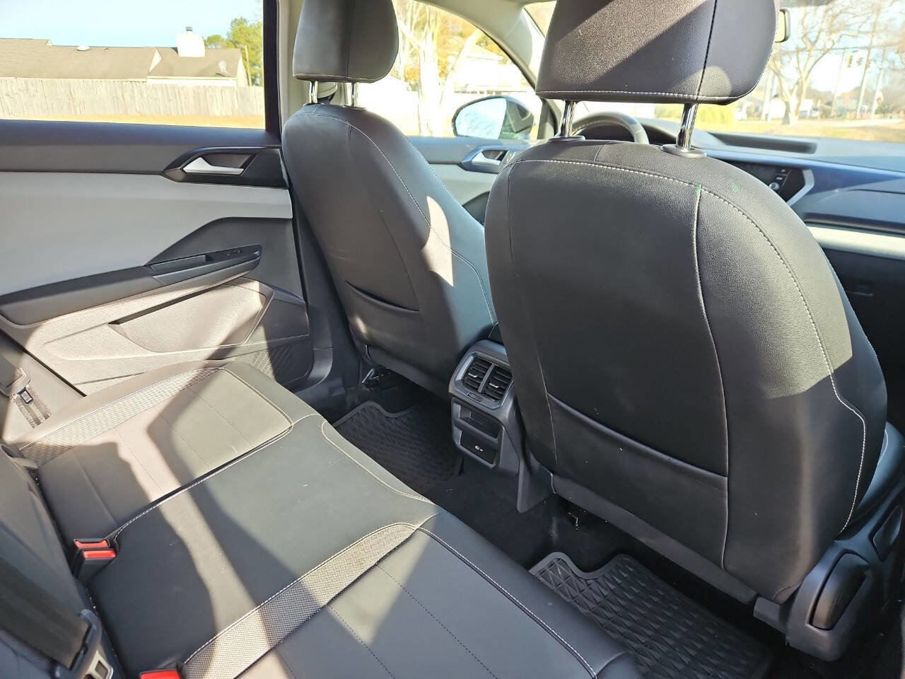 Used 2022 Volkswagen Taos SE image 12