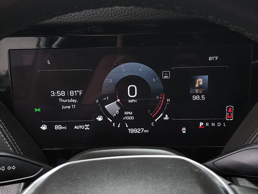 Used 2025 GMC Yukon Denali AWD/4WD image 15