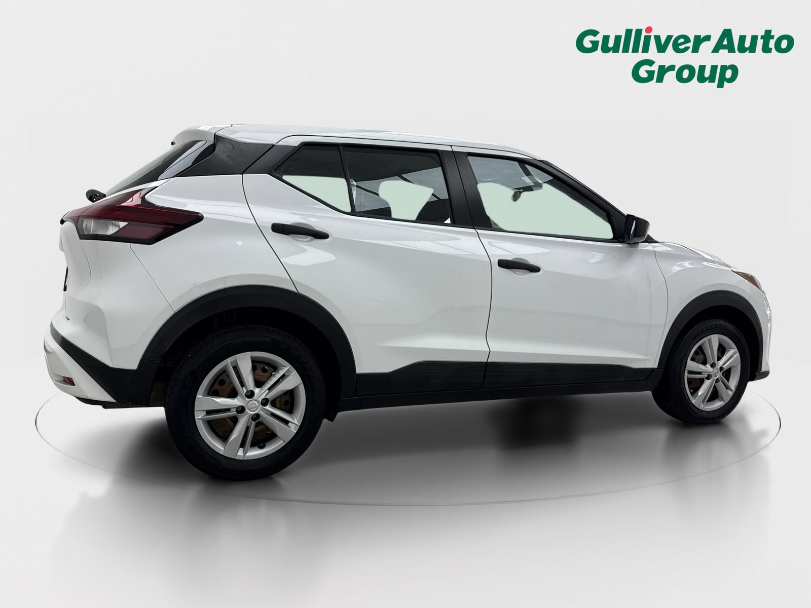 Used 2023 Nissan Kicks S FWD image 9