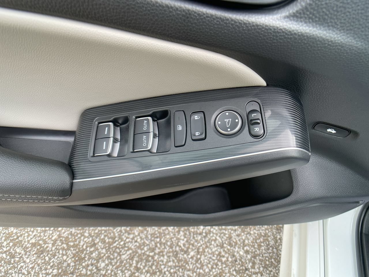 Used 2022 Honda Civic Touring image 14