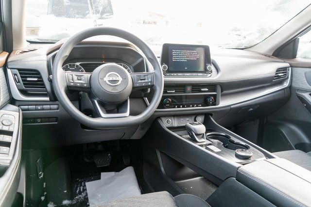 Used 2023 Nissan Rogue SV image 13