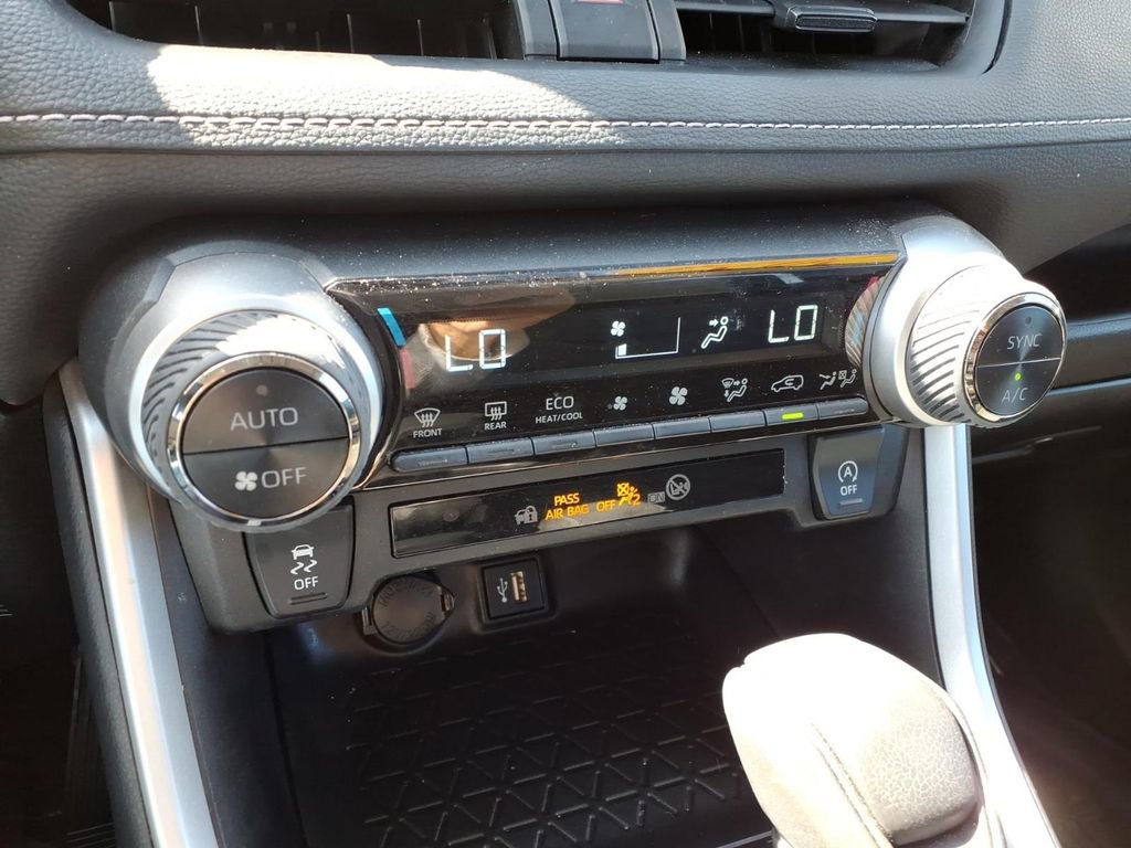 Used 2024 Toyota RAV4 XLE w/ Convenience Package image 21
