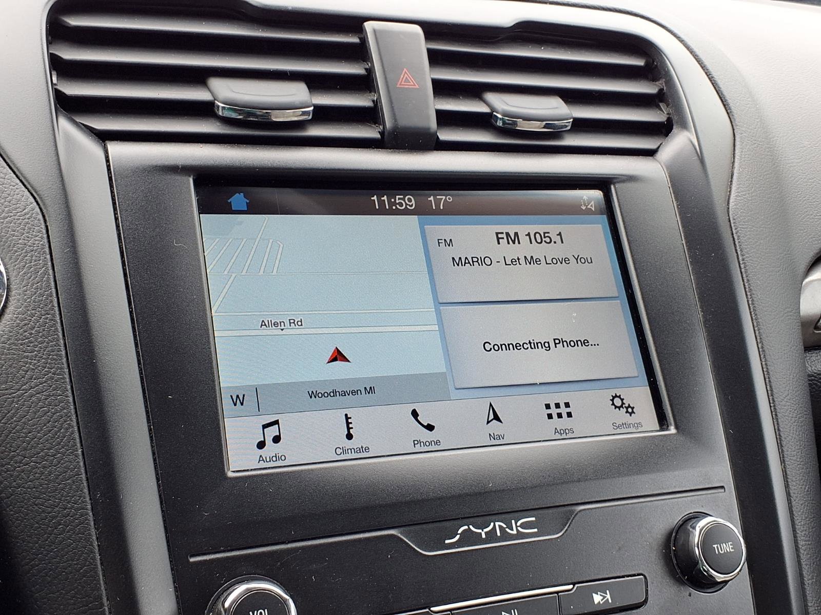 Used 2019 Ford Fusion SE image 12