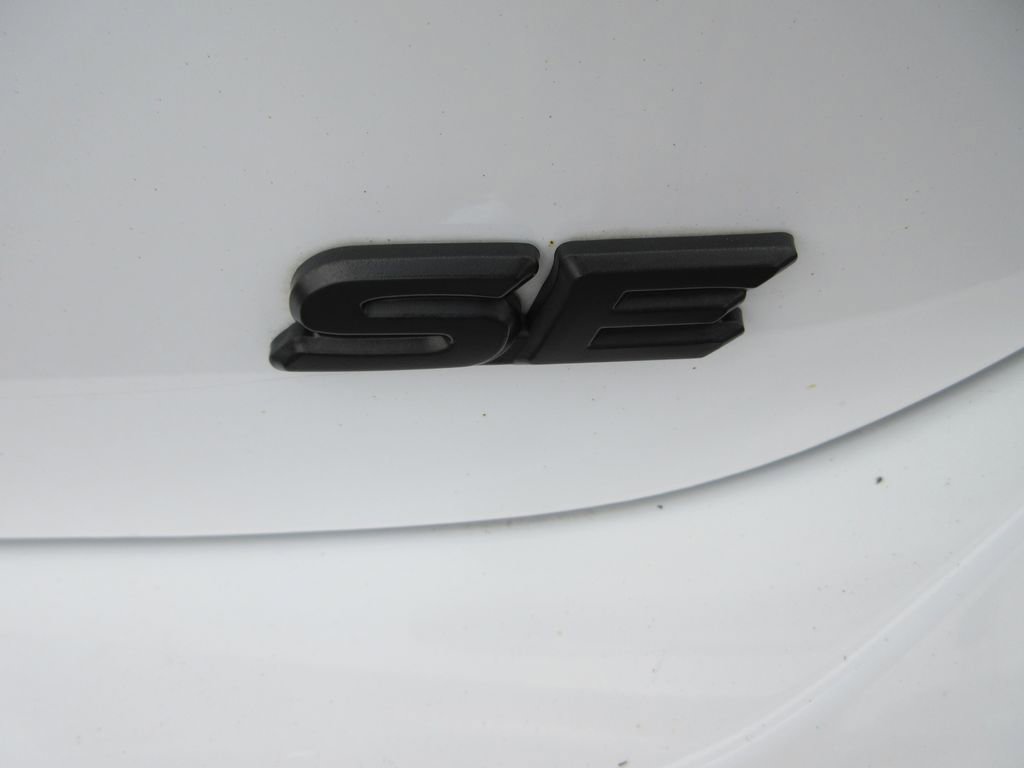 Used 2021 Toyota Camry SE image 10