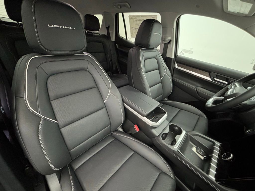New 2026 GMC Terrain Denali w/ LPO, Floor Liner Package image 36